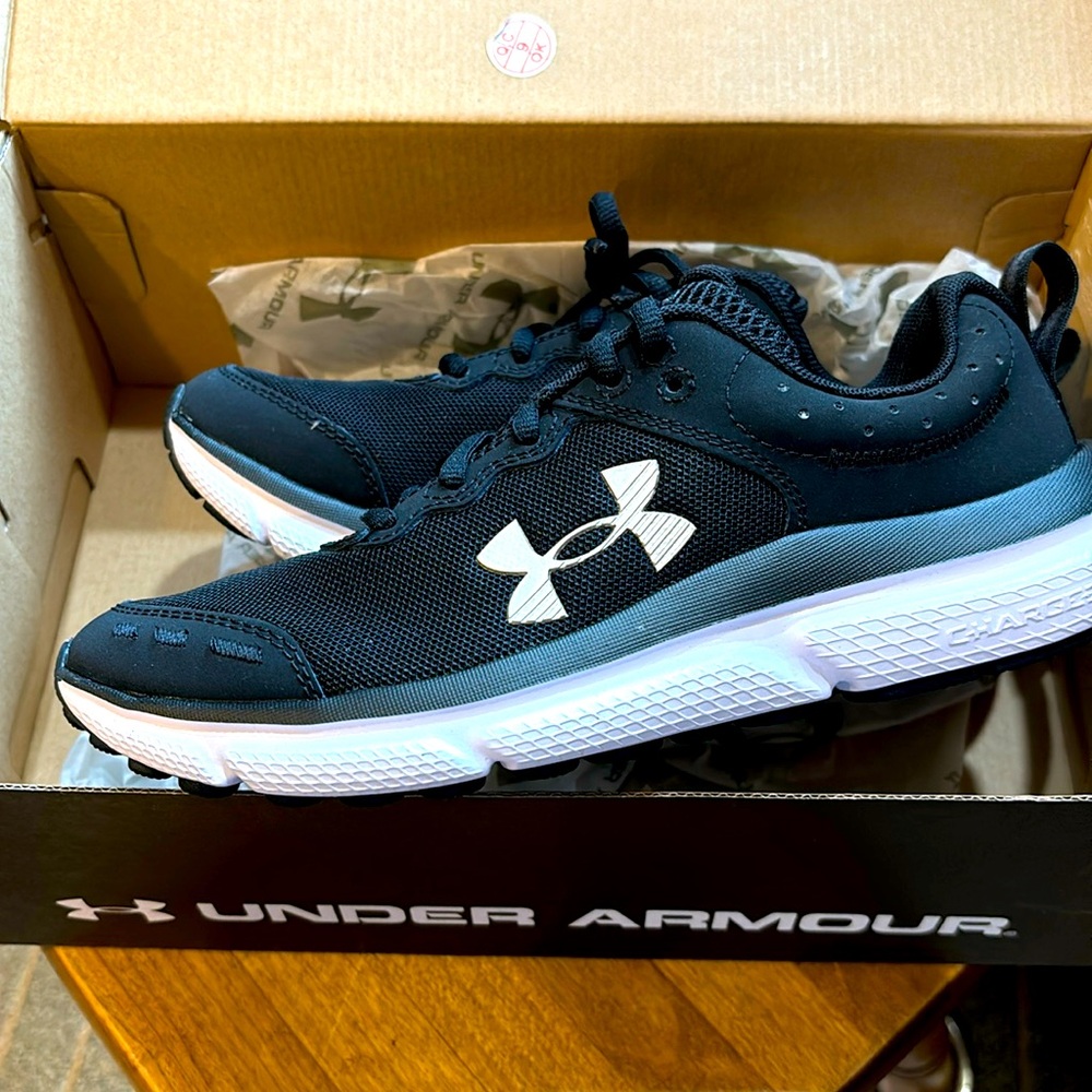 Boys Under Armour Shoes - Black - NWT